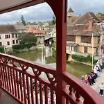 Les Dames De