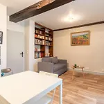 Les Dames De Apartment
