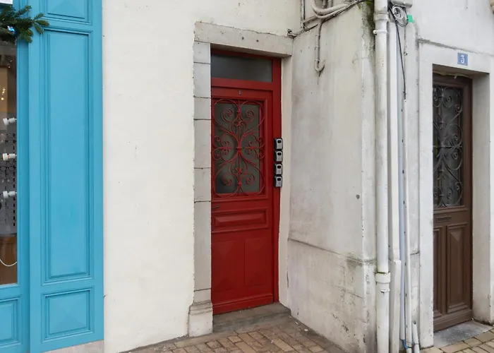 Les Dames De شقة Salies-de-Béarn